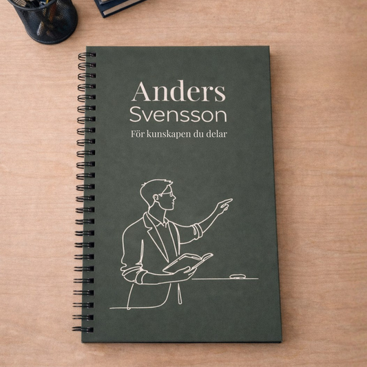 Personlig anteckningsbok med namn – present till manlig lärare