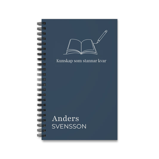 Personlig anteckningsbok med namn – stilren present till lärare