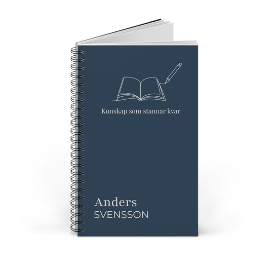 Personlig anteckningsbok med namn – stilren present till lärare