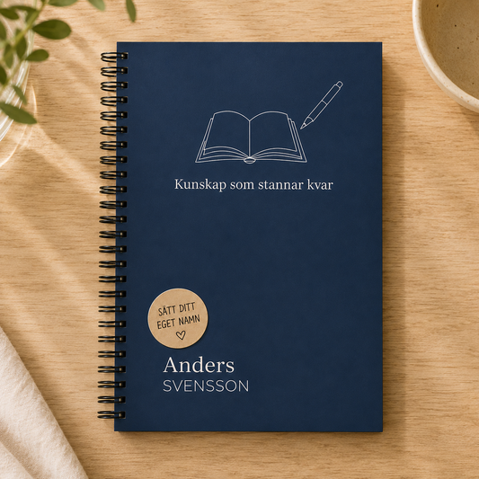Personlig anteckningsbok till lärare med namn – Kunskap som stannar kvar