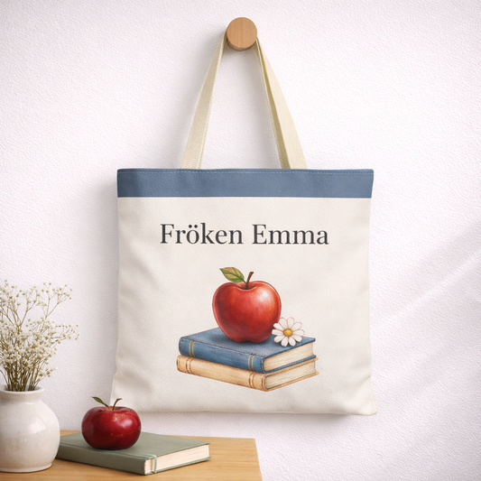 Personlig tygpåse till lärare med namn – klassisk present med äpple & böcker
