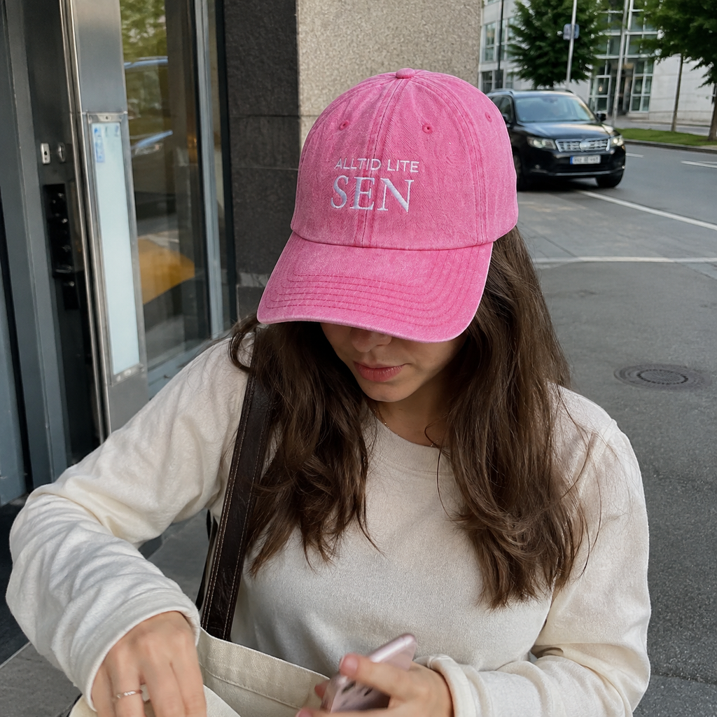 Personlig keps med brodyr – välj egen text